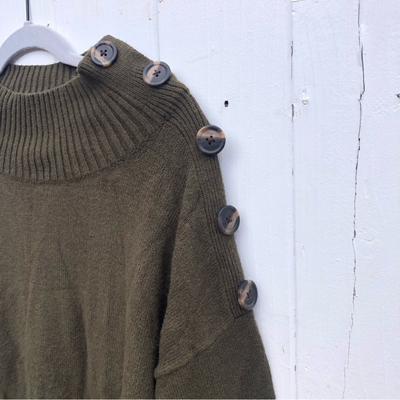 By Anthropologie Moss Green Button Shoulder Sweater Large - Picture 4 of 10